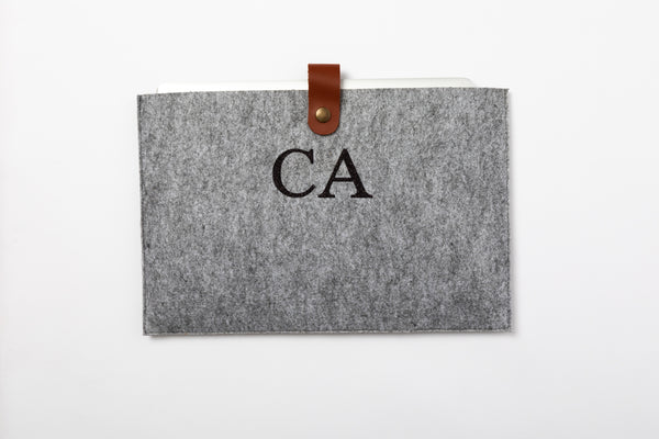 Eco felt laptop sleeve, Made out of rPET felt, made out of recycled plastic bottles, the future of sustainability, recycled felt, laptop sleeve with leather closer, Personalised laptop sleeve, monorammed laptop sleeve